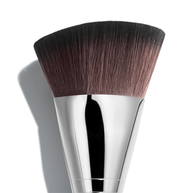 HD SKIN FOUNDATION BRUSH - 109
